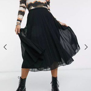 NWT ASOS DESIGN Pleated Midi Skirt Size 10